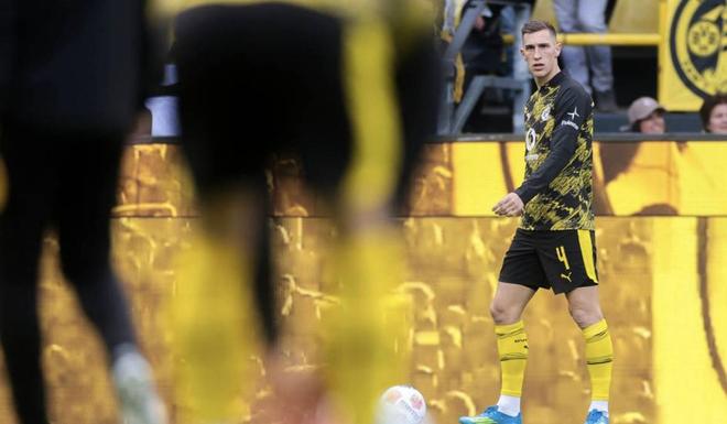 布克：施洛特贝克已向多特表达了忠诚，我对球迷嘘他表示谴责