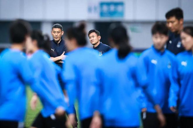 冲击亚冠四强！武汉女足人齐了，明晚首秀！