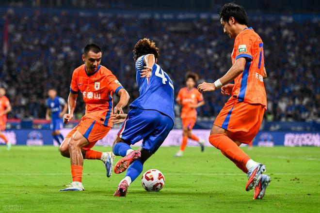 2比9！山东鲁能热身赛惨败上海申花，新赛季沦为保级队？球迷不满